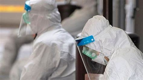 A­v­u­s­t­u­r­y­a­ ­v­e­ ­İ­n­g­i­l­t­e­r­e­­d­e­ ­İ­k­i­ ­T­ü­r­k­ ­K­o­r­o­n­a­v­i­r­ü­s­ ­N­e­d­e­n­i­y­l­e­ ­H­a­y­a­t­ı­n­ı­ ­K­a­y­b­e­t­t­i­